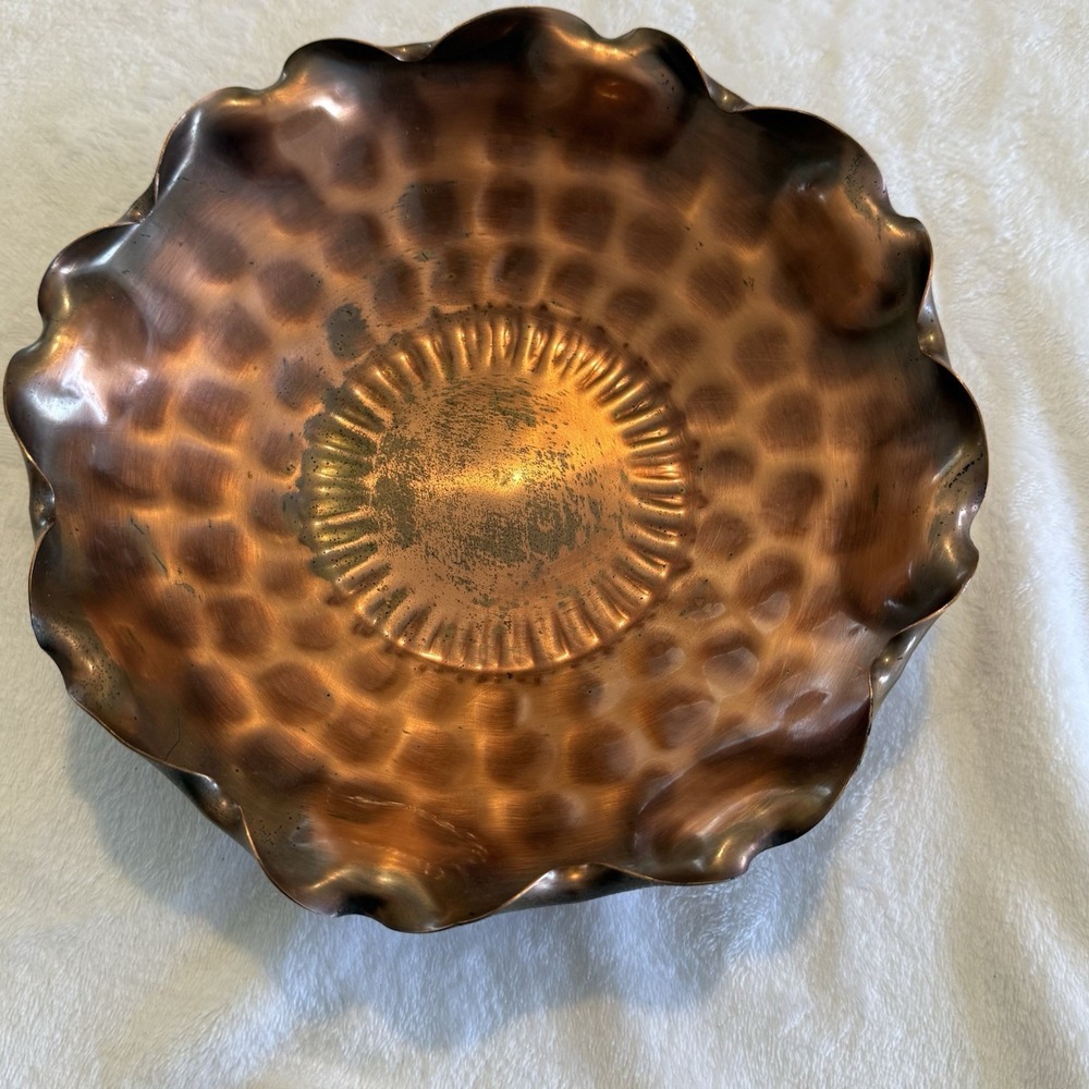 Vintage Gregorian Copper Hammered Bowl 9” Scalloped Ruffled Edge MCM Signed